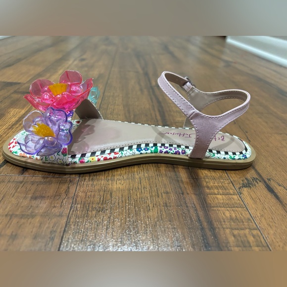 NWT Betsey Johnson Brice Pink Floral Girls Sandal, Size 5 - Picture 10 of 11